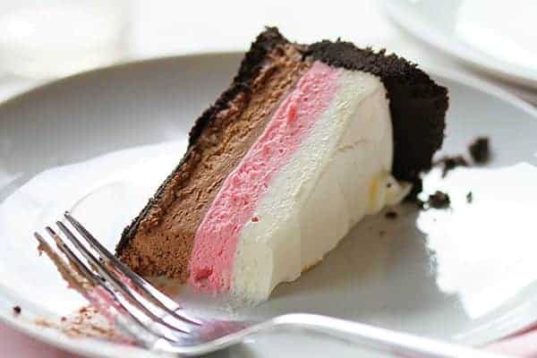 那不勒斯的芝士蛋糕!香草，草莓和巧克力的免烘焙芝士蛋糕!