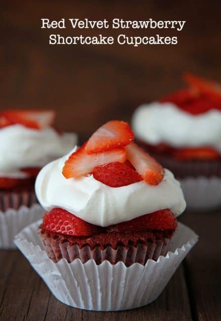 草莓酥饼纸杯蛋糕！