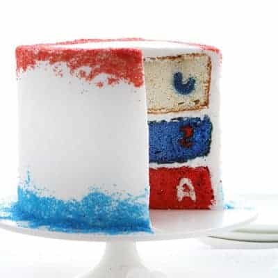 红色白色和蓝色惊喜里面蛋糕！＃美国