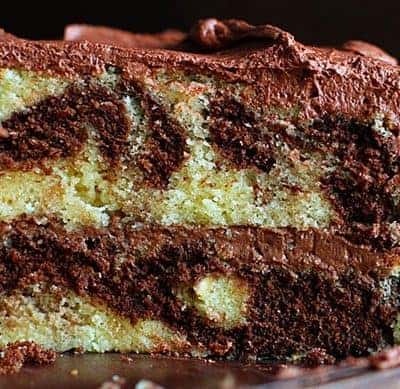 完美的大理石蛋糕配上完美的奶油巧克力!