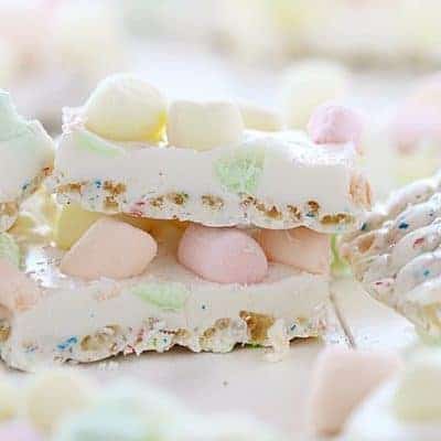 白巧克力Krispy Marshmallow树皮！