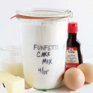 自制的Funfetti蛋糕混合物！