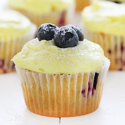 蓝莓西葫芦纸杯蛋糕和柠檬黄油！