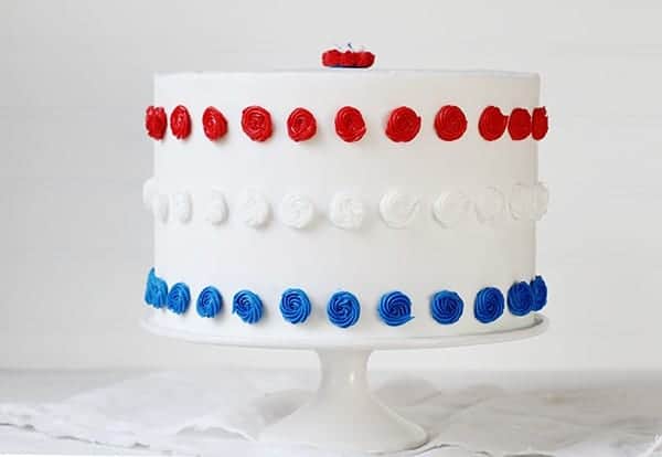 爱国红色，白色，蓝色蛋糕！