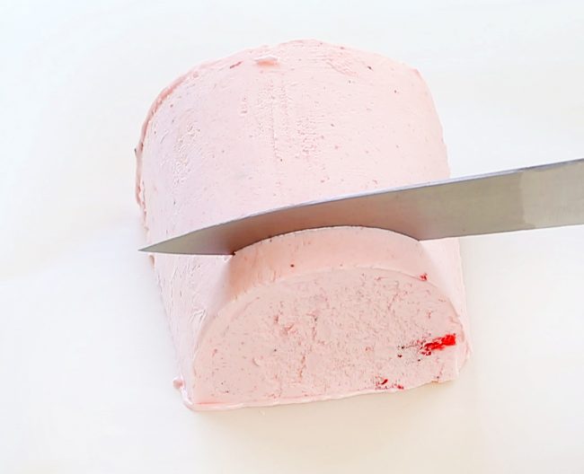 如何将冰淇淋切片为自制点心炸玉米饼！