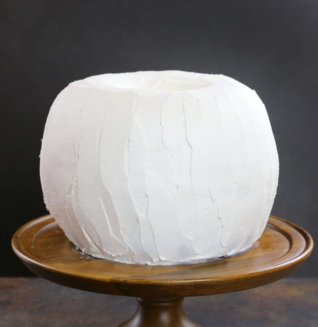 你的“空白画布”为南瓜形状的怪奇物语蛋糕!