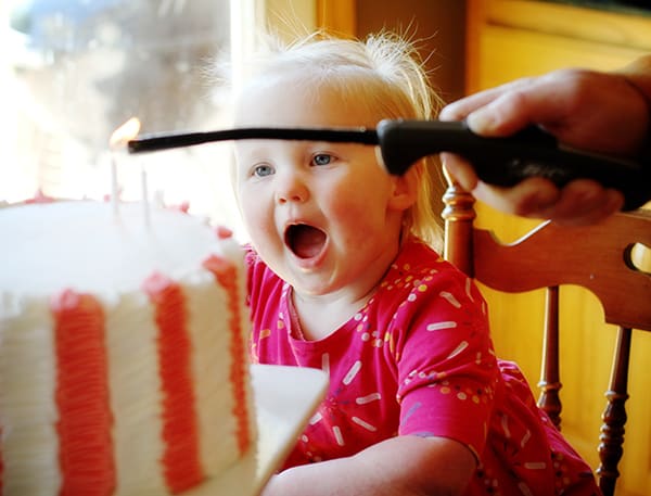 奥利维亚得到了她的生日蛋糕！