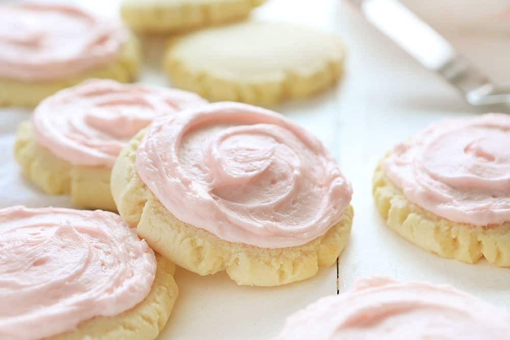 粉红色糖霜甜饼干